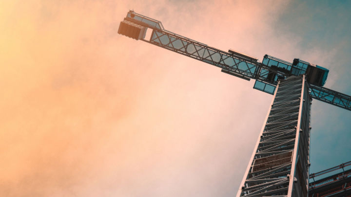 Från oro till ro i byggprojekt – hur skyddar du ditt byggprojekt mot entreprenörens konkurs?