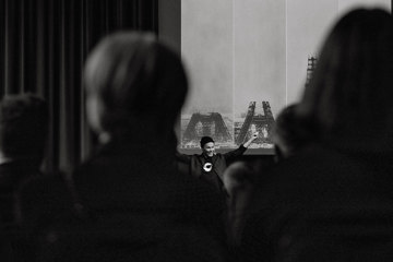 Sikta mot månen! Inspirationsföreläsning med konstnären, talaren och entreprenören Mikael Genberg.