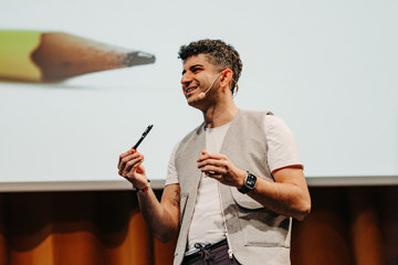 Arash Gilan, AI och människan